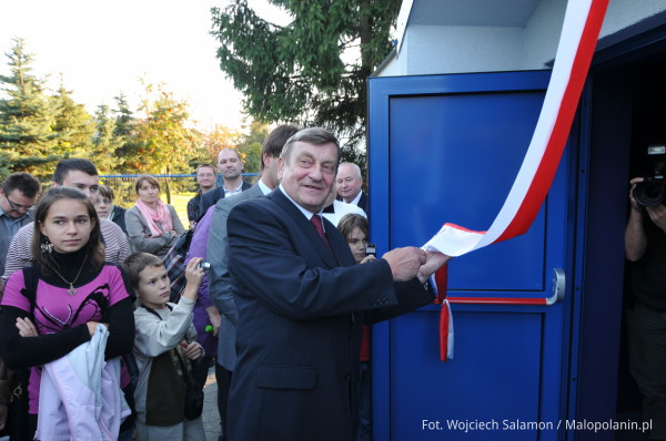 Mirosław Hermaszewski otwiera planetarium w Niepołomicach