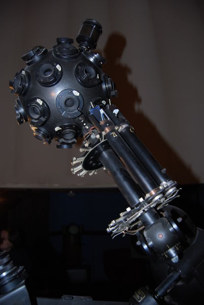 Główny projektor szczecińskiego planetarium