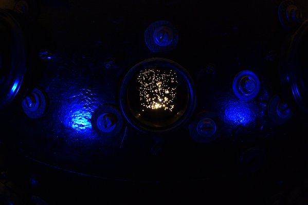 Jedna z mosiężnych klisz w projektorze potarzyckiego planetarium