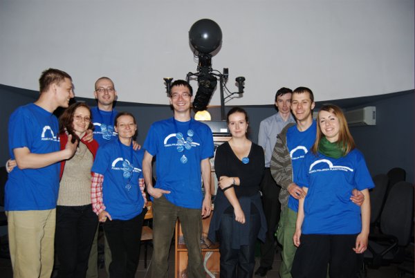 Podbojowa ekipa wraz z gospodarzami kieleckiego planetarium